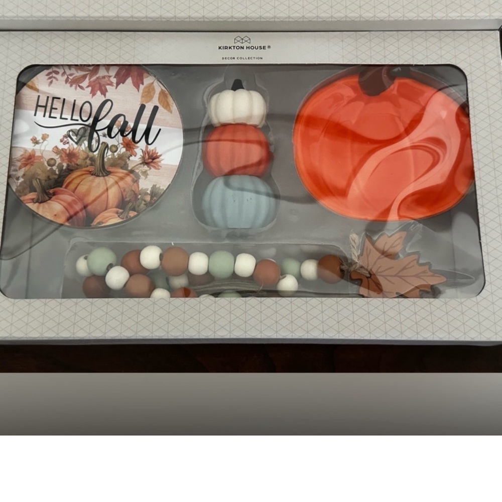 Charming Holiday Fall Decor Set NWT